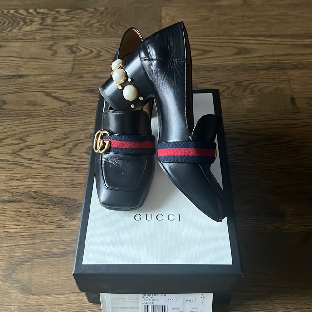 Gucci Peyton Pearl 75 Loafers, Size 37